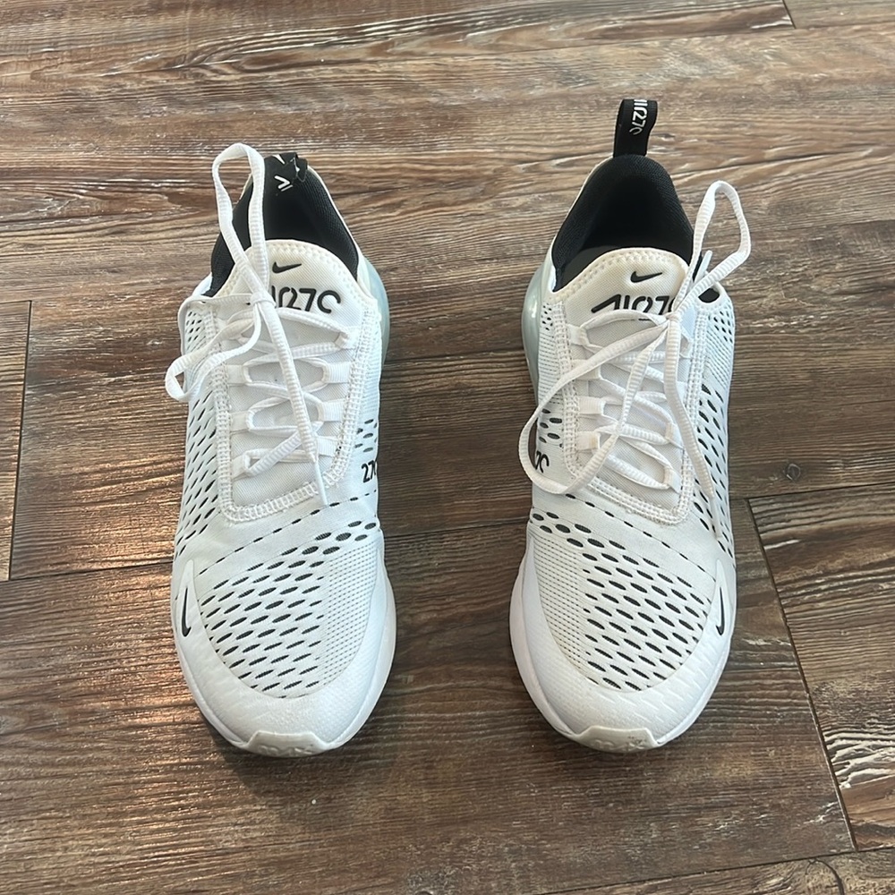 Great condition womens Nike air max 270